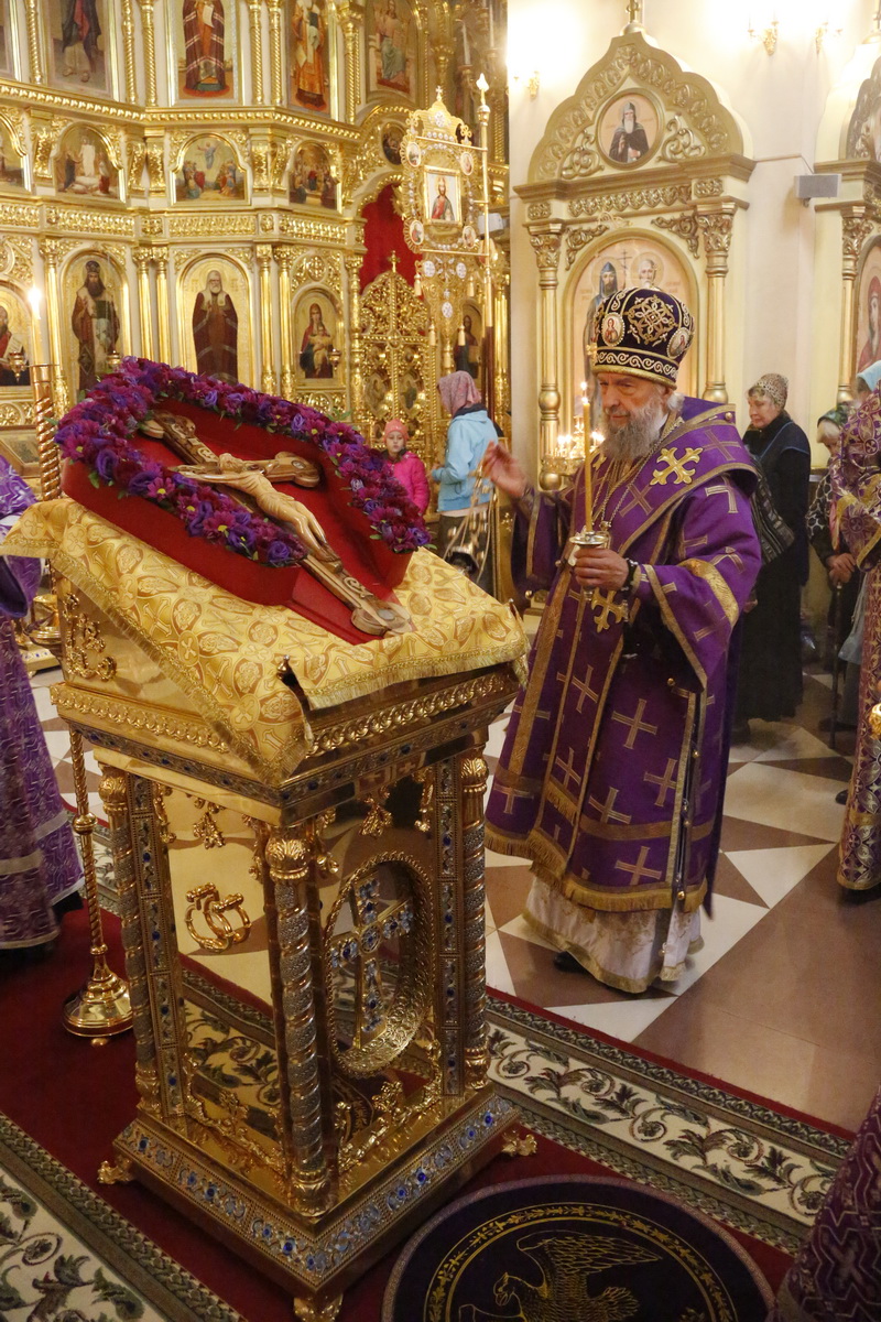 26 сентября, в канун праздника Воздвижения Честного и Животворящего Креста Господня митрополит Саранский и Мордовский совершил Всенощное Бдение